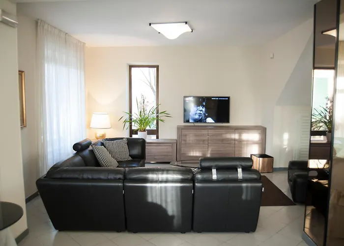 Gemma Del Mare מרינה די פיאטרסנטה