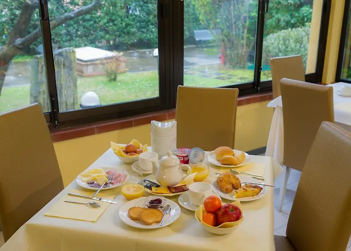 Gemma Del Mare 3* מרינה די פיאטרסנטה